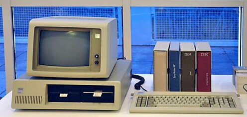 Первый IBM PC (8 фотографий)