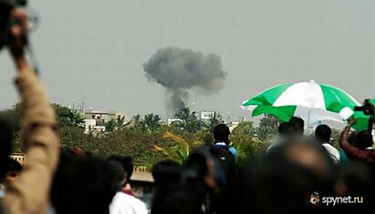 Крушение самолета на авиашоу в Индии (14 фото + видео)