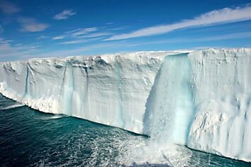 Водопады на леднике.