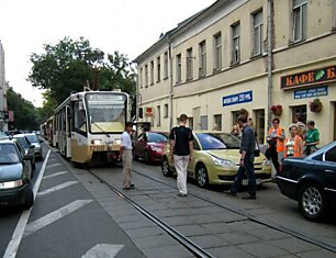 Очередной случай парковки блондинки