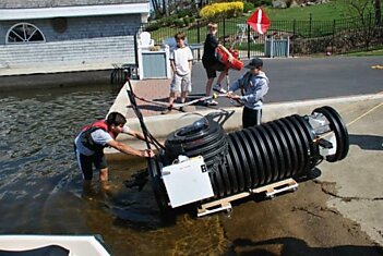 Как смастерить подводную лодку из обычной трубы?