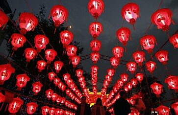 Окончание  Китайского Нового года отметили фестивалем фонарей