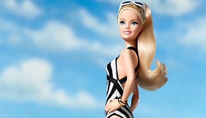 Эволюция стиля и профессий куклы Барби