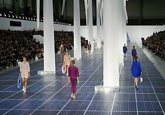 Солнечный панели и ветряки на Paris Fashion Week