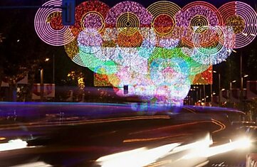 Столица Испании вспыхнула миллионами лампочек к Рождеству