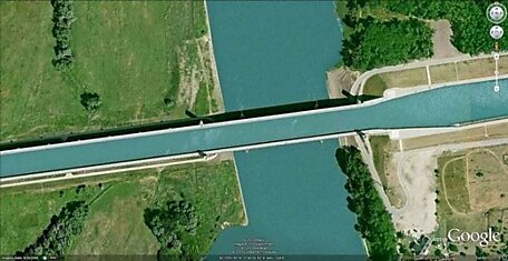 Самые выдающиеся водяные мосты в мире (20 фото)