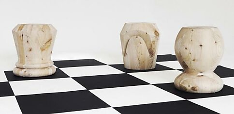 Необычная мебель в форме шахматных фигур