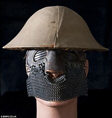 Боевая маска (3 фото)