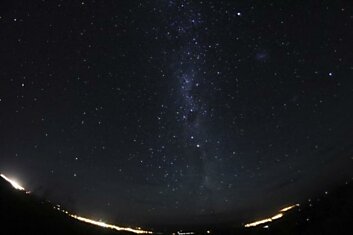 Почему мы видим так мало звезд на небе