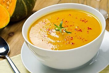 Всю осень варю супы как заведенная, уж очень их любят мои домашние