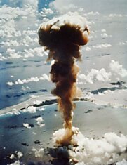 Операция «Crossroads»: уникальные снимки тестов атомной бомбы