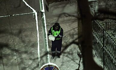 Наша служба и опасна  и трудна (4 фотографии)