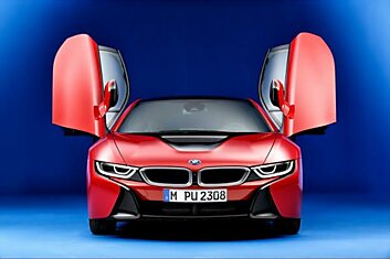 BMW анонсировала российские продажи гибрида i8 с лазерными фарами