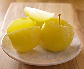 Моченые яблоки с мятой и медом и еще 4 рецепта полезных заготовок