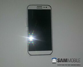 Samsung Galaxy S4 обещает удивить беспроводной зарядкой