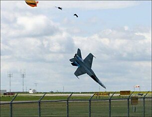 В канадском городе Летбридж разбился истребитель канадских ВВС CF-18 Hornet.