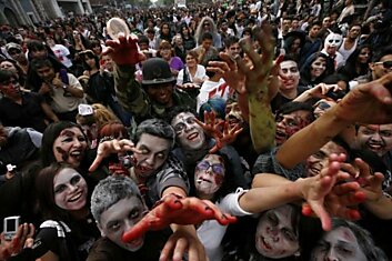 Парад зомби (Zombie Walk) в Мексике