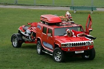 Пацанский HUMMER Деда Мороза