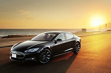 Назван лучший автомобиль Tesla Model S