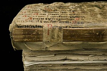 Уникальная книга 16 века, которую можно прочитать шестью способами