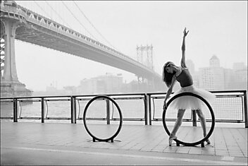 Балерины в городской среде