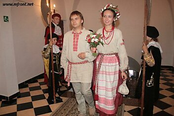 Глеб Лободенко и Татьяна Шапутько сыграли свадьбу в Несвижской Ратуше