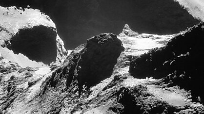 Команда проекта Rosetta предложила закончить миссию, посадив аппарат на комету в следующем году