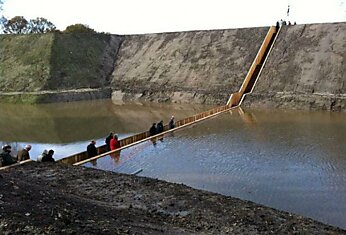 Moses Bridge - подводный мост