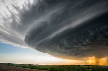 Майк Холлингсхед – фотограф экстремальных погодных явлений