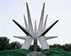 Заброшенные монументы социалистической эпохи, Югославия.