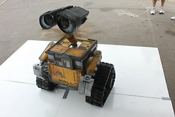 Удивительная копия робота WALL-E (8 фото)