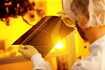 В Германии начали производство солнечных панелей толщиной 1 миллиметр
