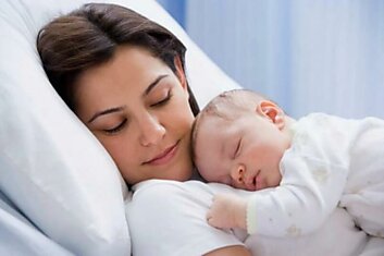 Почему младенцы НЕ ДОЛЖНЫ спать одни