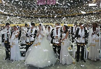 Массовая свадьба по "Муну" в Южной Корее