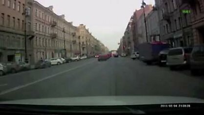 Неадекватный водитель на Audi R8 атакует