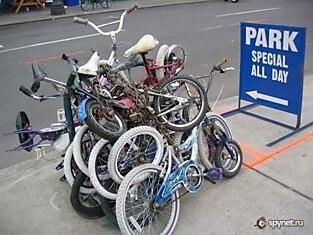 Забавные способы парковки велосипедов (17 фото)