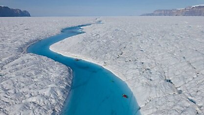 Голубая река ледника Петерманн. Гренландия