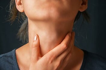 Натуральное средство от боли в горле: всего 4 часа — и симптомов ангины как не бывало!