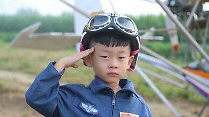 5-летний китаец в одиночку смог покорить небо на самолете