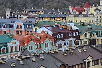 Город пряничных домиков в центре Киева