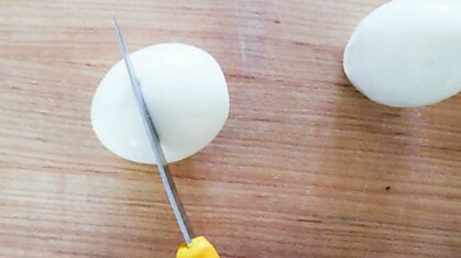 Стоит разрезать яйцо пополам, чтобы приготовить нечто чудесное к пасхальному торжеству!