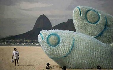 Рыбки из бутылок в Рио