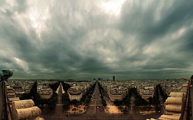 Облачный Париж