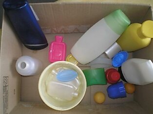 Почему не стоит выбрасывать пластиковые бутылки из-под моющих средств