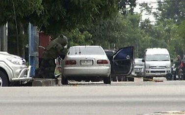 Взрыв автомобиля в Тайланде (7 фотографий)