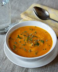 Холодный морковный суп-пюре.