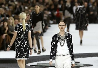 Коллекция Chanel на неделе моды в Париже (Paris Fashion Week - 2010)