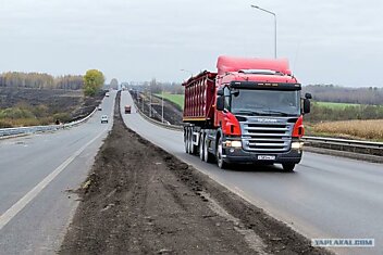 Владельцы грузовиков заплатят за ремонт дорог.