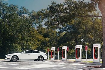 Использование станций Supercharger для владельцев электрокаров Tesla станет платным