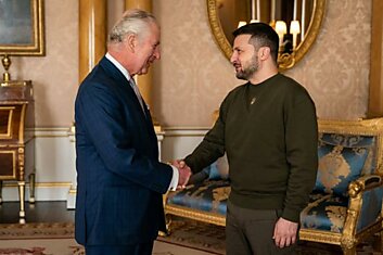 Президент Украины Владимир Зеленский прибыл в Букингемский дворец, где встретился с королем Чарльзом ІІІ